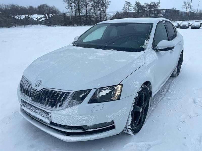 Gebraucht Skoda Octavia Style 116 PS (85 kW) 2019 Weiß Limousine