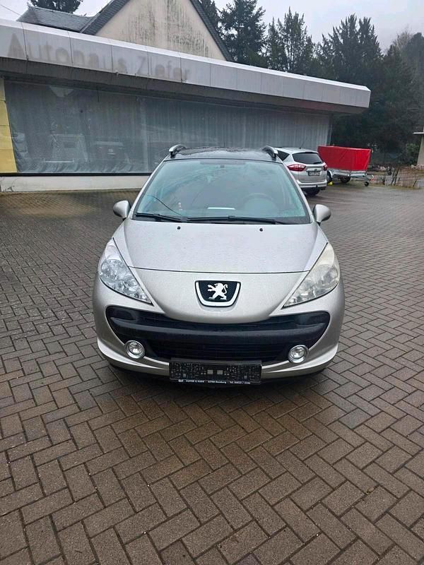 Grau Gebraucht 2009 Peugeot 207 Kombi | 1.600 € (Guter Preis) - Bild 1/4