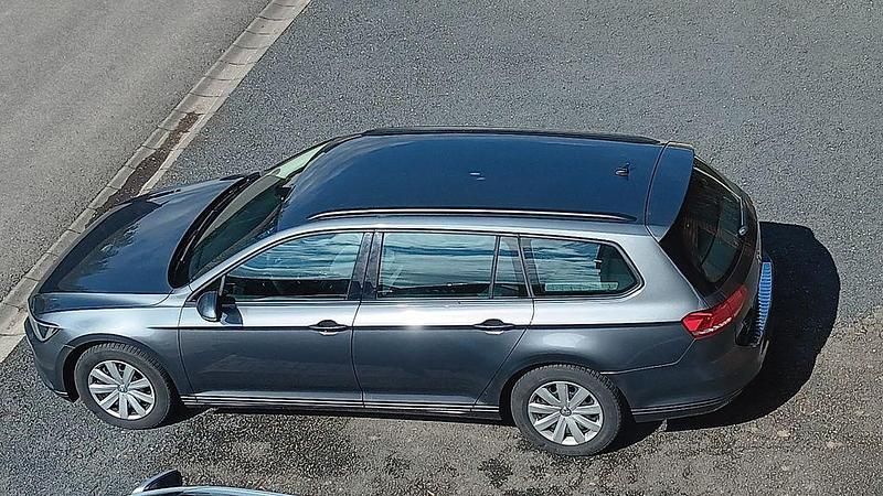 Gebraucht VW Passat Trendline 120 PS (88 kW) 2015 Grau Kombi