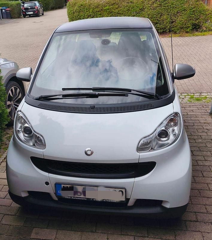Weiß Gebraucht 2011 Smart ForTwo Coupé Coupé | 3.249 € (Guter Preis) - Bild 1/4