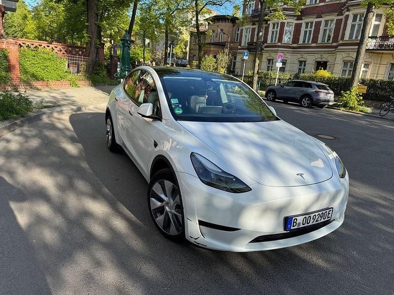 Gebraucht Tesla Model Y RWD 188 kW (256 PS) 2023 Weiß SUV