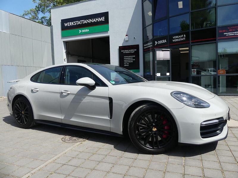 Kreide Gebraucht 2019 Porsche Panamera Turbo Chrono Limousine | 71.799 € (Superpreis) - Bild 1/4