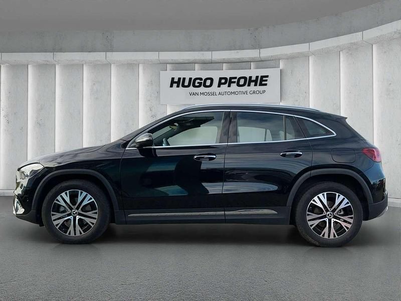 Gebraucht Mercedes GLA200 Progressive 163 PS (119 kW) 2025 Kosmosschwarz  metalliclack SUV