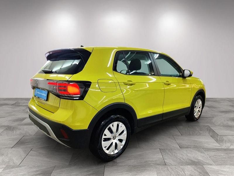 Gebraucht VW T-Cross 95 PS (69 kW) 2025 Grape yellow SUV