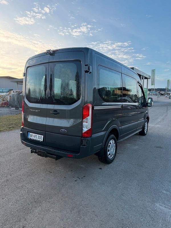 Gebraucht Ford Transit 131 PS (96 kW) 2018 Grau Van / Kleinbus