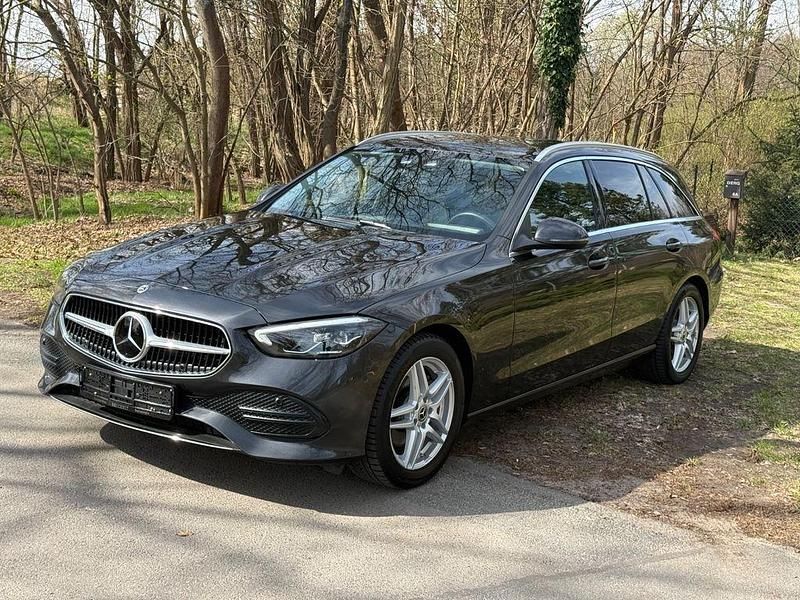 Gebraucht Mercedes C220 197 PS (144 kW) 2024 Grau Kombi