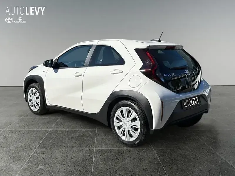 Gebraucht Toyota Aygo X Play 72 PS (52 kW) 2023 Schneeweiß SUV