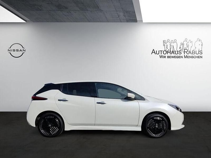 Gebraucht Nissan Leaf Tekna 110 kW (150 PS) 2022 Weiß brilliant white (m) Kleinwagen