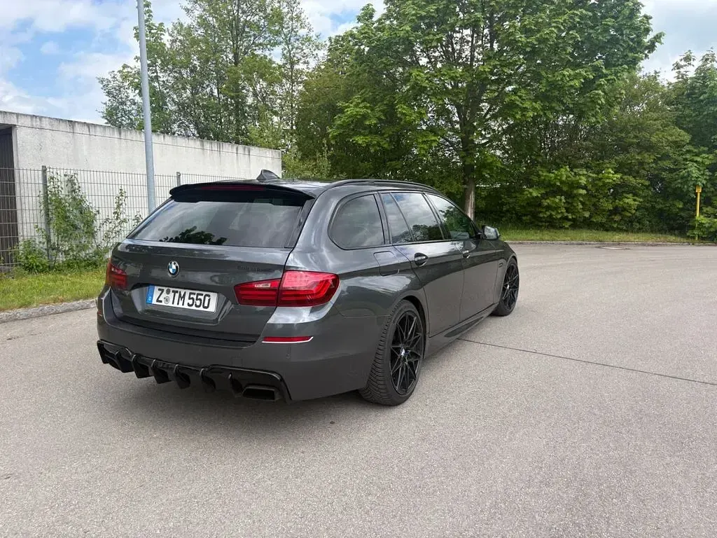 Gebraucht BMW M550 Performance 480 PS (353 kW) 2016 Grau Limousine