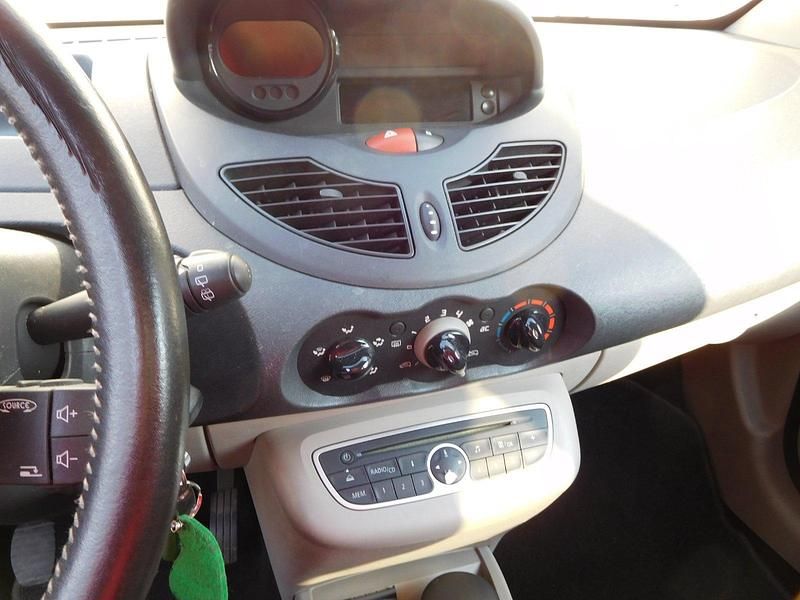 Gebraucht Renault Twingo 75 PS (55 kW) 2009 Weiß Kleinwagen