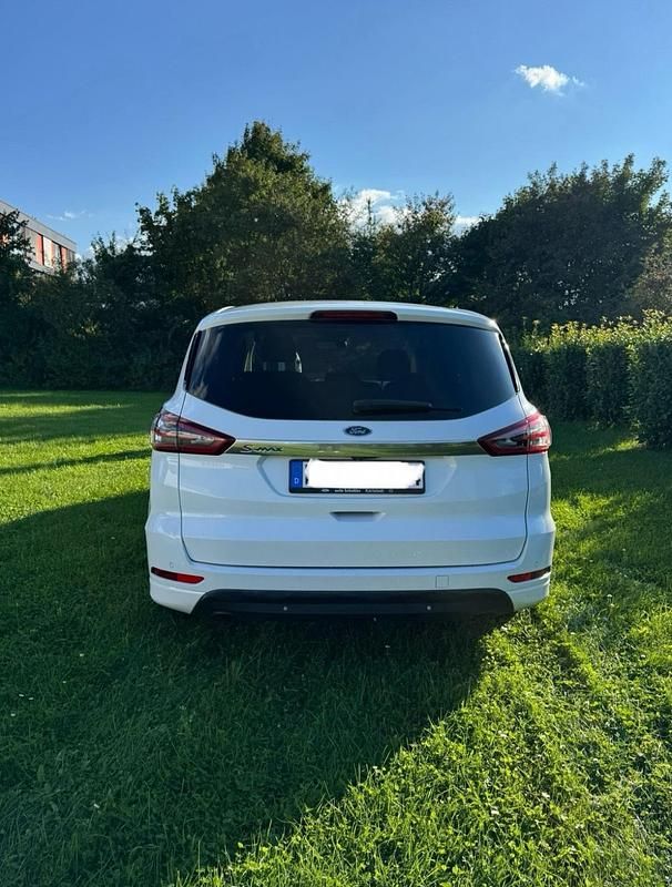 Gebraucht Ford S-MAX S 150 PS (110 kW) 2016 Weiß Van / Kleinbus