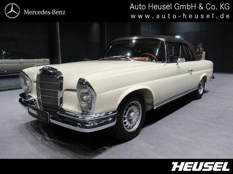 Hellelfenbein Gebraucht 1967 Mercedes 250 SE Cabrio | 139.000 € - Bild 1/4