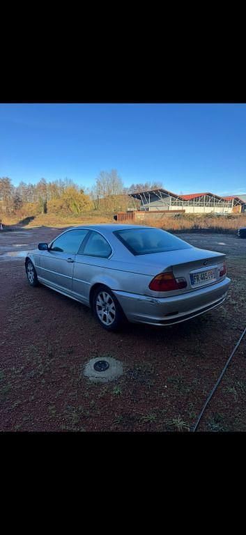 Second-hand BMW 325 192 CP (141 kW) 2001 Argintiu