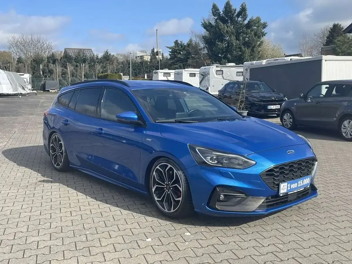 Gebraucht Ford Focus ST-Line 182 PS (133 kW) 2018 Blau Kombi