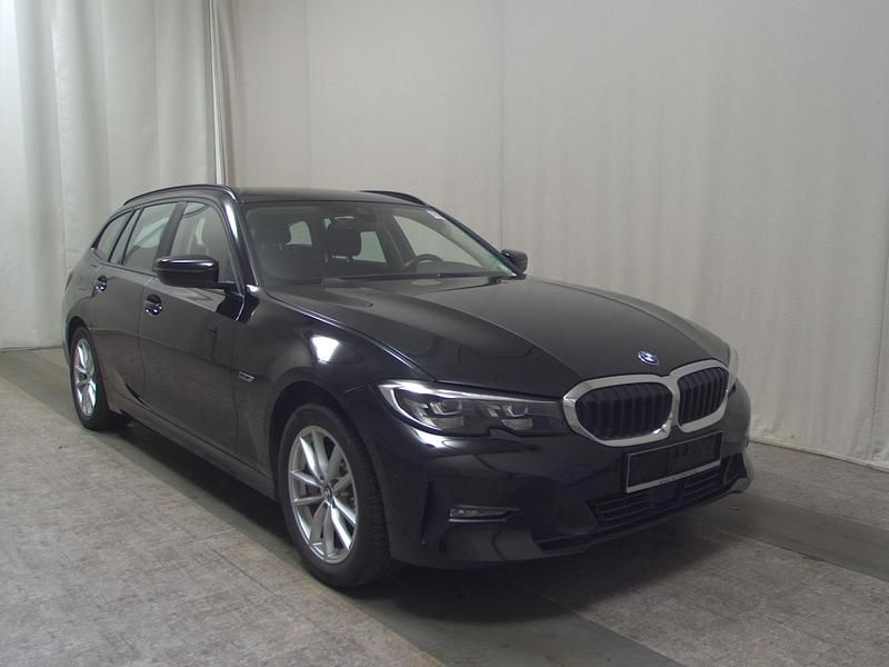 Gebraucht BMW 330e Advantage 252 PS (185 kW) 2021 Schwarz Kombi