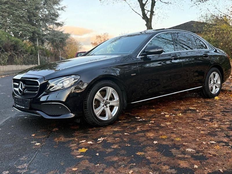 Gebraucht Mercedes E200 184 PS (135 kW) 2019 Schwarz Limousine