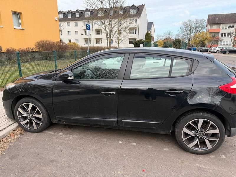 Gebraucht Renault Mégane III 116 PS (85 kW) 2013 Schwarz Limousine