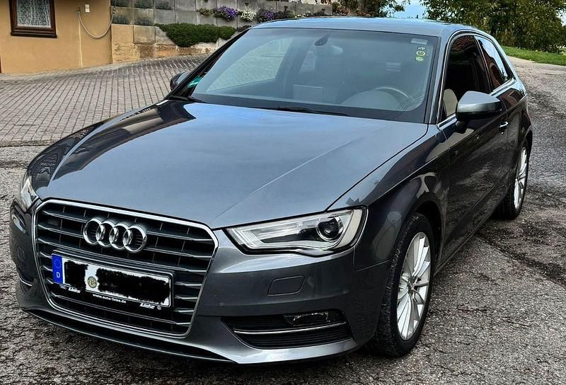 Gebraucht Audi A3 Sport 122 PS (89 kW) 2013 Grau Limousine