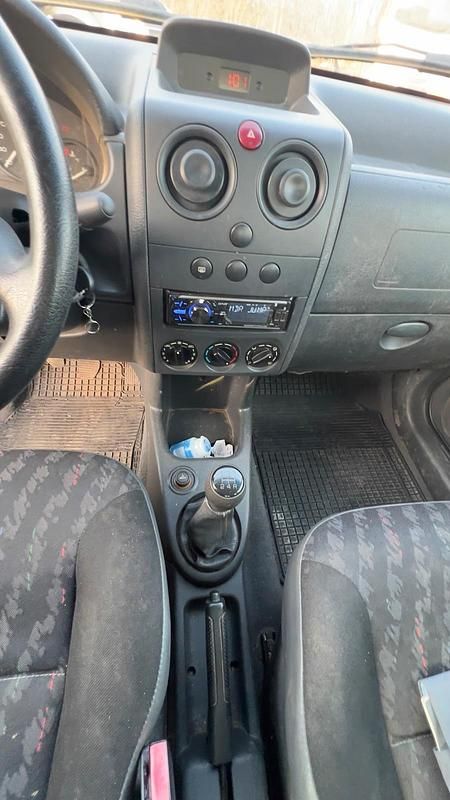 Gebraucht Citroën Berlingo 75 PS (55 kW) 2006 Silber Van / Kleinbus