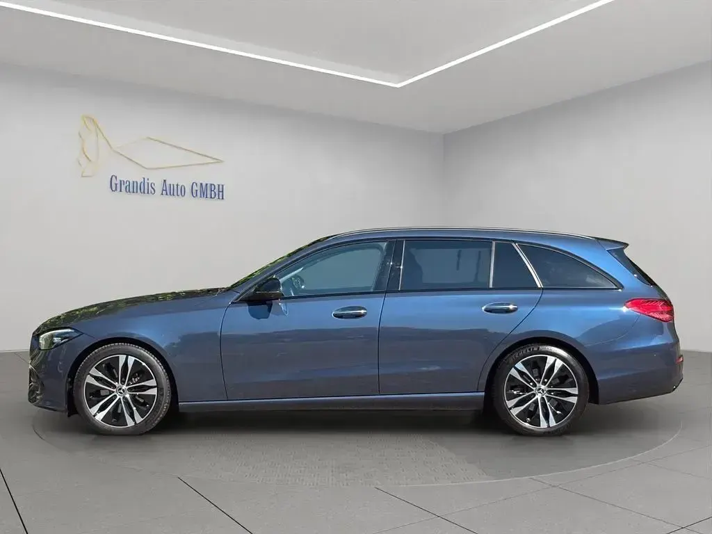 Gebraucht Mercedes C200 204 PS (150 kW) 2023 Blau Limousine