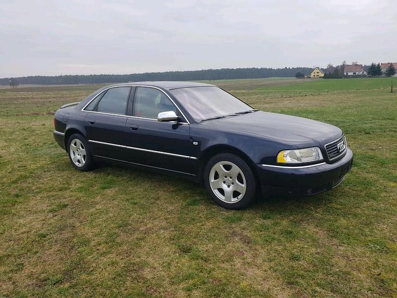 Second-hand Audi A8 150 CP (110 kW) 1999 Berlinǎ
