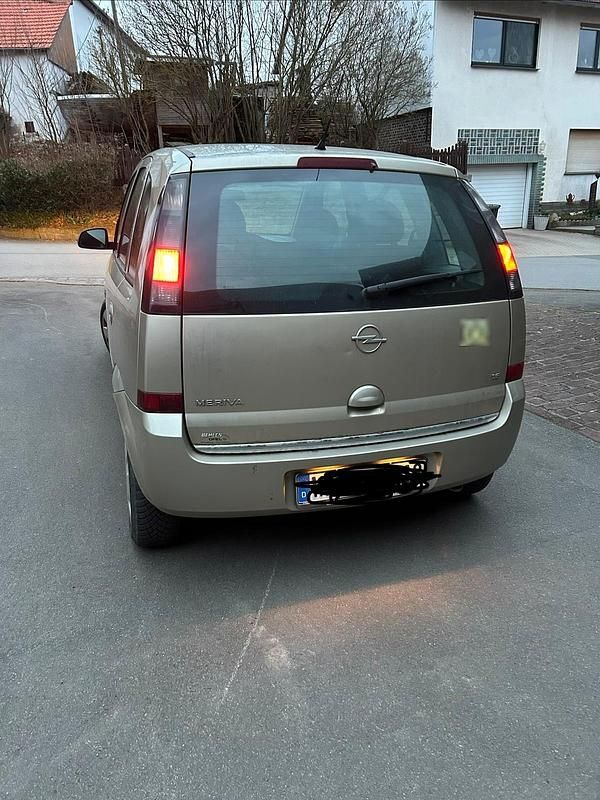 Gebraucht Opel Meriva 105 PS (77 kW) 2006 Gold Van / Kleinbus