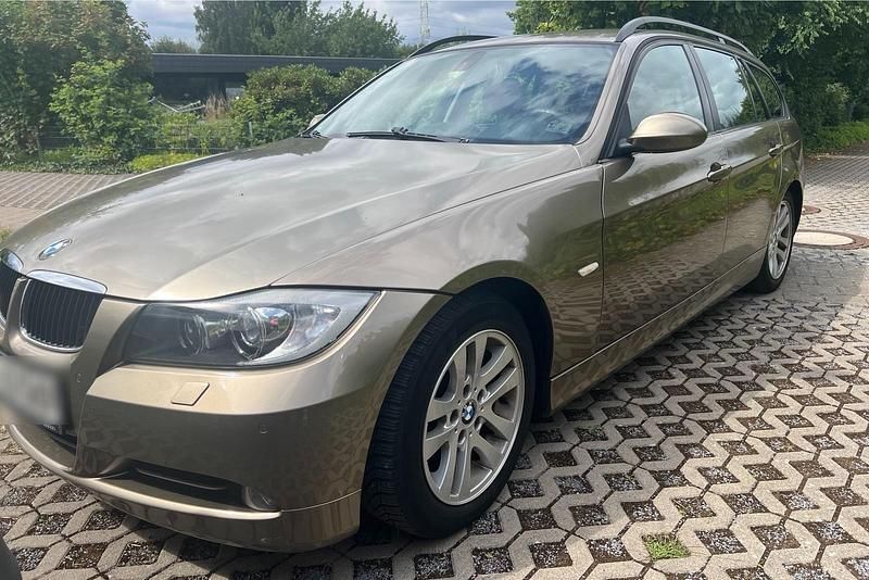 Gebraucht BMW 320 150 PS (110 kW) 2006 Gold Kombi