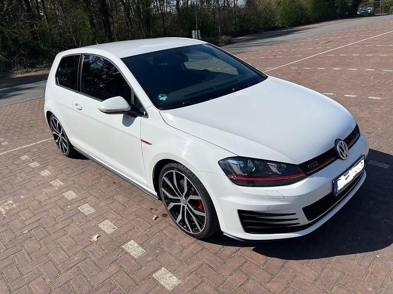 Weiß Gebraucht 2016 VW Golf VII GTI Limousine | 14.900 € (Superpreis) - Bild 1/4