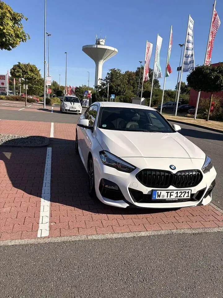 Gebraucht BMW 218 M Sport 136 PS (100 kW) 2021 Weiß Limousine