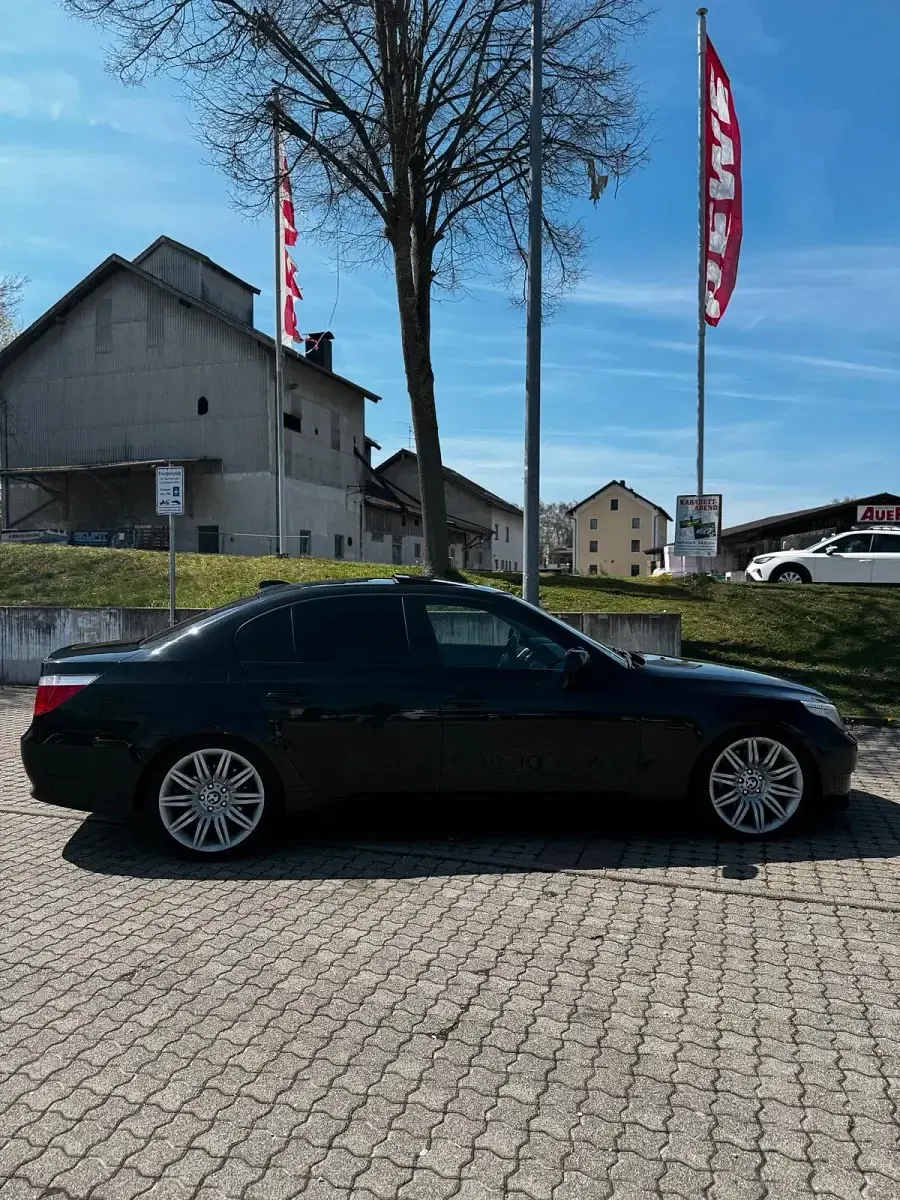 Gebraucht BMW 530 235 PS (172 kW) 2006 Schwarz Limousine