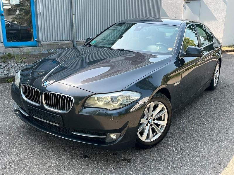 Grau Gebraucht 2012 BMW 520 Limousine | 7.290 € (Guter Preis) - Bild 1/4