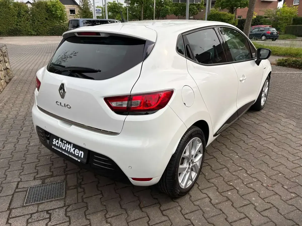Gebraucht Renault Clio IV LIMITED 90 PS (66 kW) 2019 Weiss "nacre" Kleinwagen