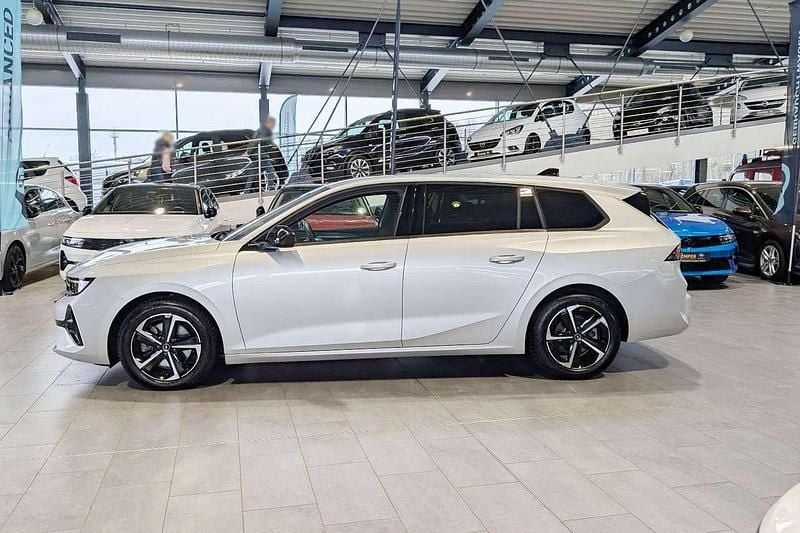 Gebraucht Opel Astra 131 PS (96 kW) 2024 Silber Limousine