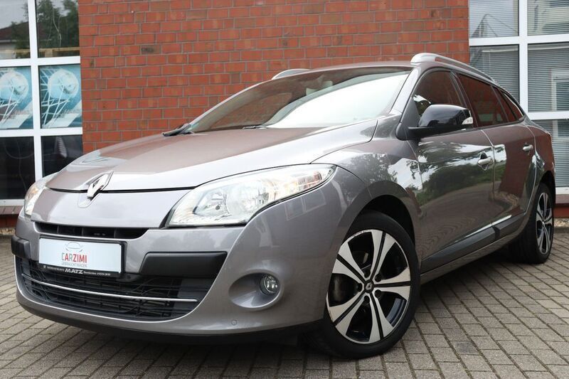 Grau Gebraucht 2012 Renault Mégane III Bose Edition Limousine | 6.990 € (Fairer Preis) - Bild 1/4