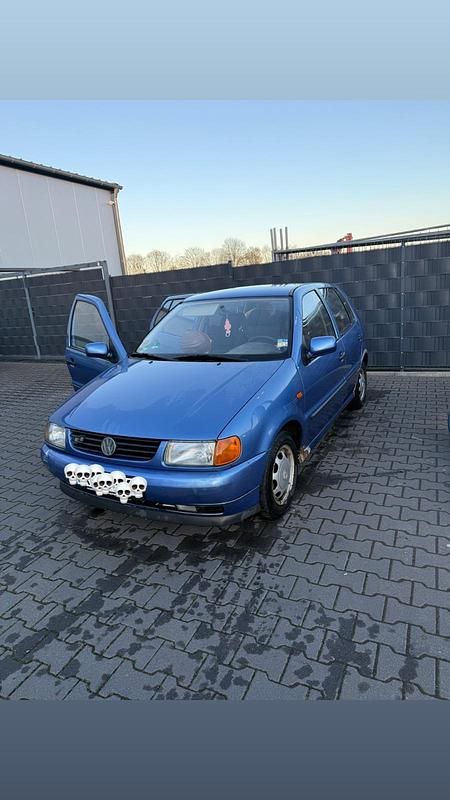 Gebraucht VW Polo 60 PS (44 kW) 1995 Blau Kleinwagen