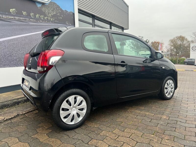 Gebraucht Peugeot 108 Active 69 PS (50 kW) 2015 Schwarz Kleinwagen