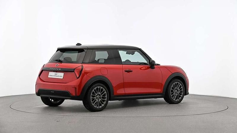 Second-hand Mini Cooper Classic 156 CP (114 kW) 2024 Roșu Hatchback