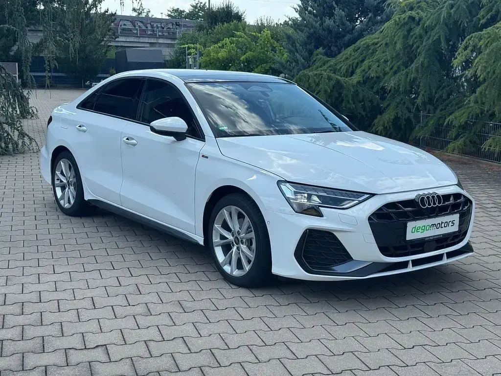 Gebraucht Audi A3 S-Line 116 PS (85 kW) 2025 Weiß Limousine