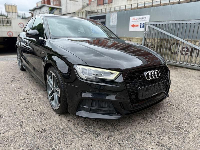 Schwarz Gebraucht 2019 Audi A3 Sportback S-Line Limousine | 15.890 € (Teuer) - Bild 1/4