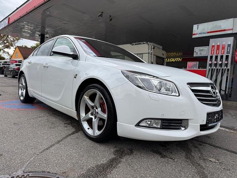 Weiß Gebraucht 2012 Opel Insignia OPC Limousine | 6.500 € (Teuer) - Bild 1/4