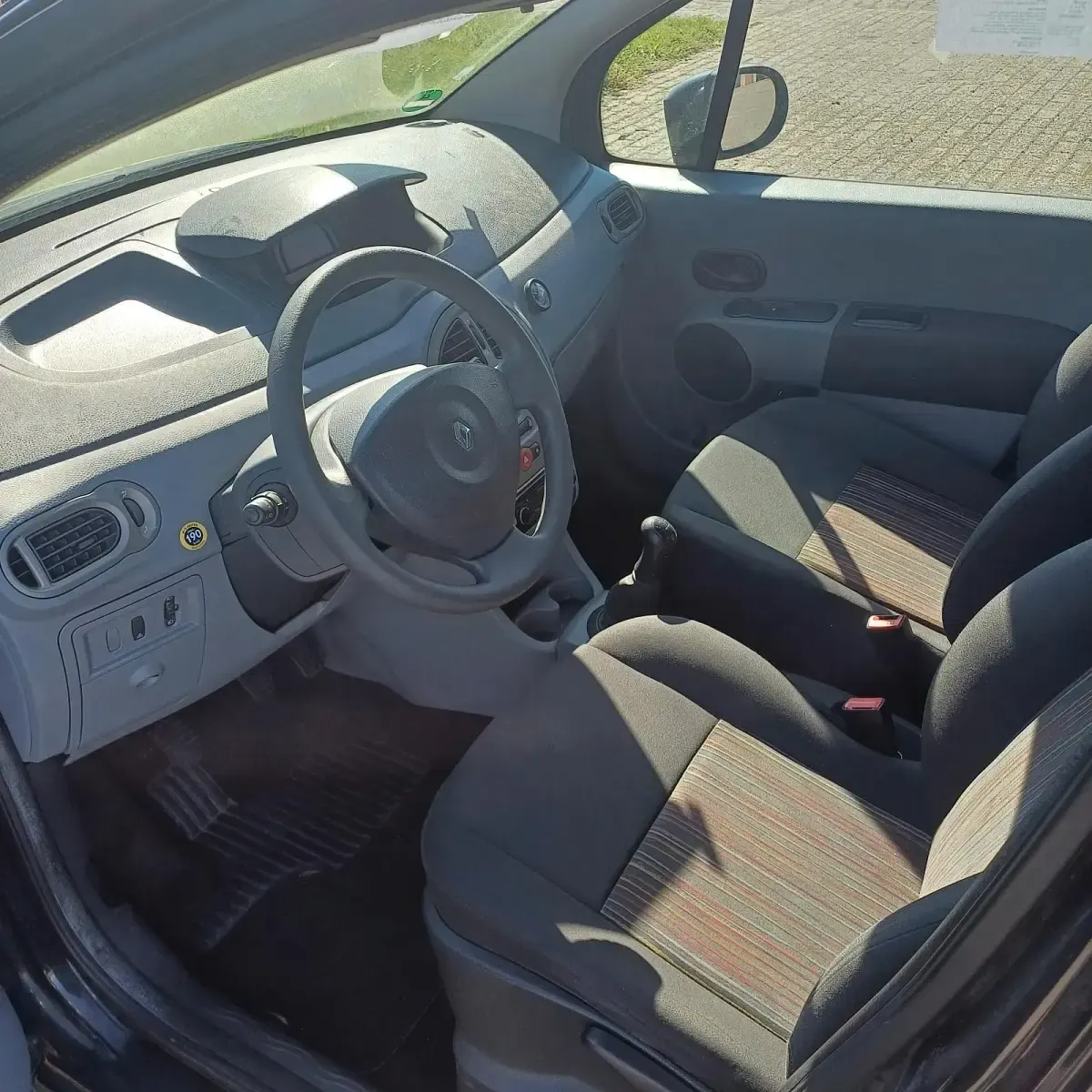 Używany Renault Modus 75 KM (55 kW) 2009 Czarny Minivan