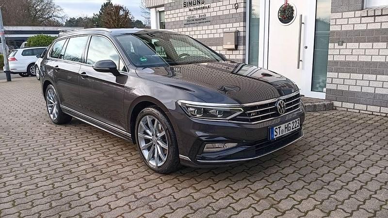 Mangangrau perleffekt Gebraucht 2020 VW Passat Elegance Kombi | 14.900 € (Fairer Preis) - Bild 1/4