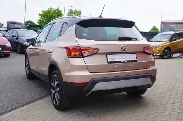 Gebraucht Seat Arona XCELLENCE 116 PS (85 kW) 2019 "mystic" magenta SUV