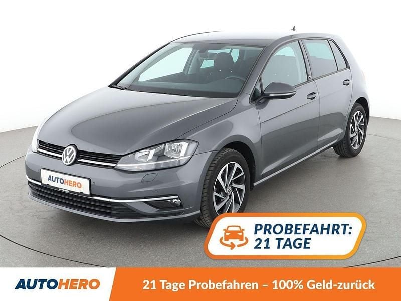 Grau Gebraucht 2017 VW Golf VII Sound Limousine | 16.680 € (Fairer Preis) - Bild 1/3
