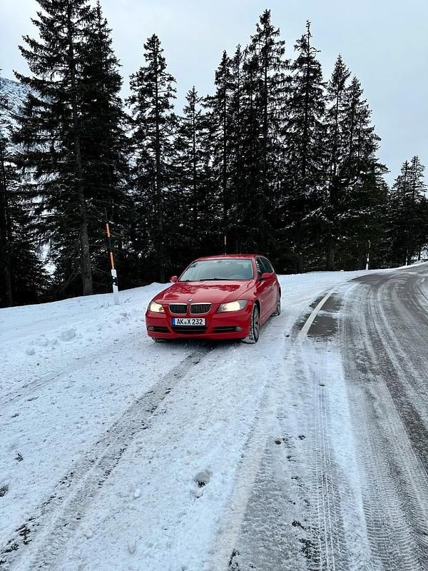 Rot Gebraucht 2006 BMW 330 Kombi | 4.800 € (Fairer Preis) - Bild 1/4