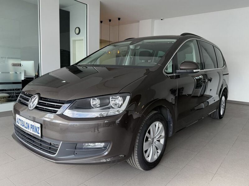 Braun Gebraucht 2020 VW Sharan Van / Kleinbus | 25.980 € (Fairer Preis) - Bild 1/4