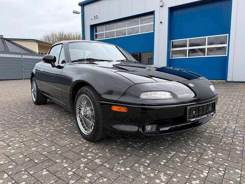 Second-hand Mazda MX5 116 CP (85 kW) 1993 Negru Cabrio