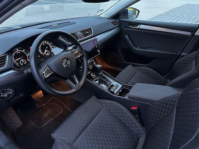 Gebraucht Skoda Superb Style 150 PS (110 kW) 2019 Grau Kombi