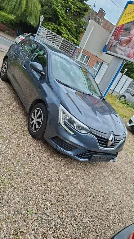 Usata Renault Mégane Life 101 CV (74 kW) 2018 Blu Berlina