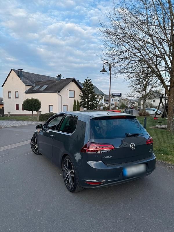 Gebraucht VW Golf VII 86 PS (63 kW) 2014 Grau Kleinwagen